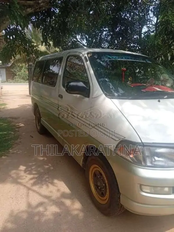 Toyota Regius 2003 Van (Used)