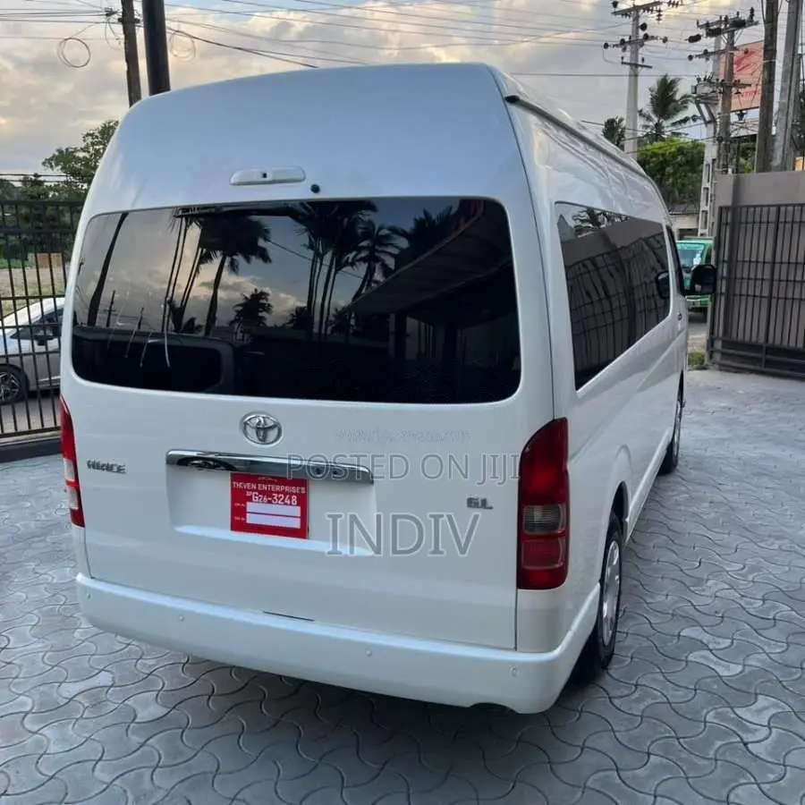 Toyota GDH 2025 Van Unregistered (Recondition)