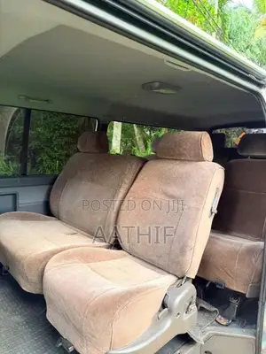 Toyota Dolphin 2002 Van (Used)