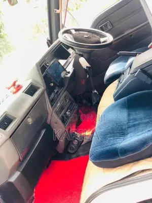 Nissan Caravan 1994 Van (Used)