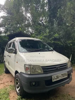 Toyota NOAH KR42 2004 Van (Used)