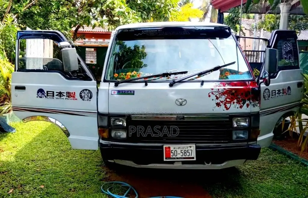 Toyota Shell 1987 Van (Used)