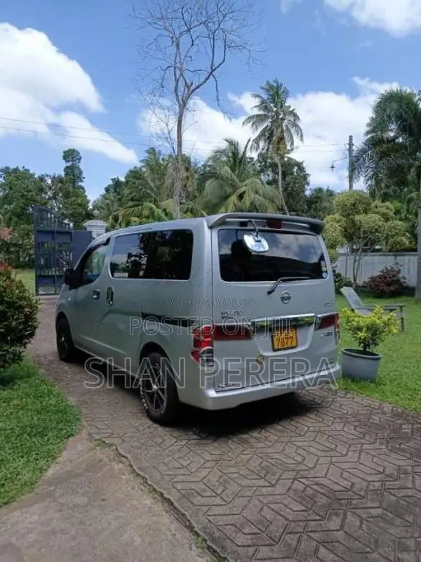 Nissan NV200 2015 Van (Used)