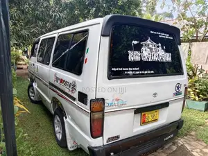 Toyota Shell 1987 Van (Used)