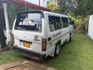 Toyota Shell 1987 Van (Used)