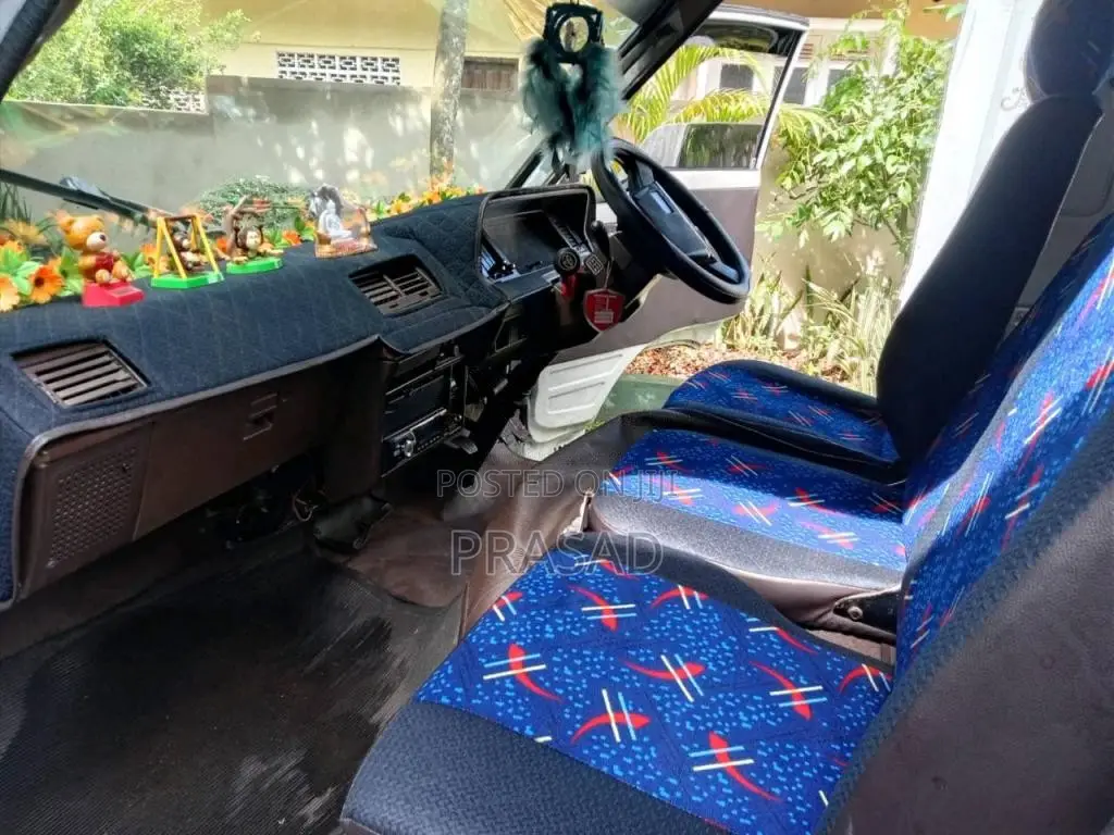 Toyota Shell 1987 Van (Used)