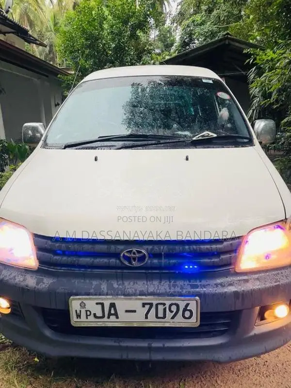 Toyota NOAH KR42 2004 Van (Used)