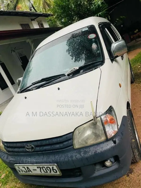 Toyota NOAH KR42 2004 Van (Used)