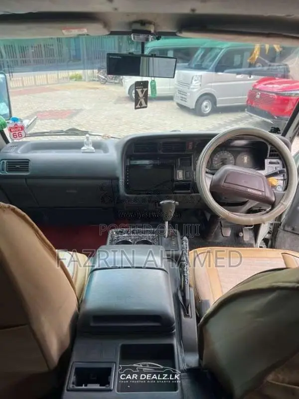 Toyota Dolphin Super GL 1994 Van (Used)