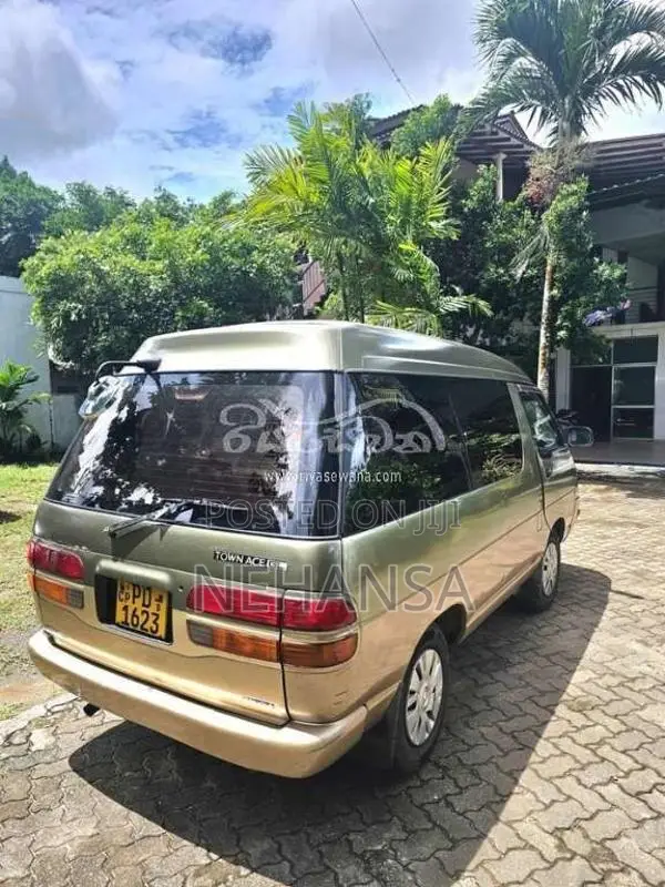 Toyota TownAce 2008 Van (Used)