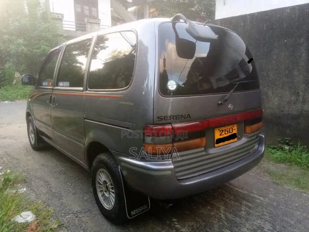 Nissan Serena 1993 Van (Used)