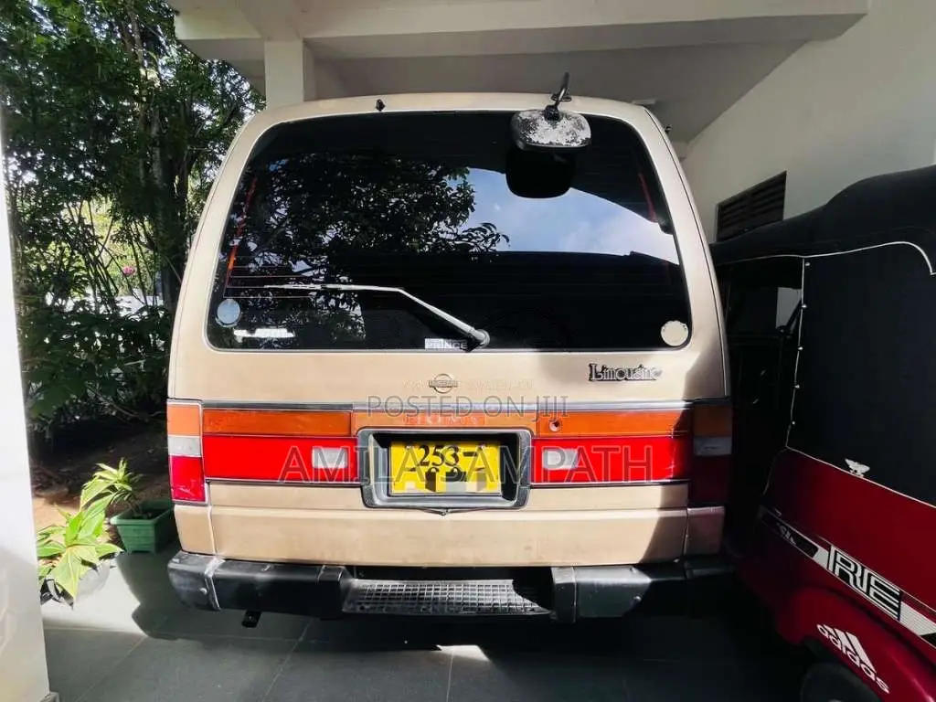 Nissan Caravan 1994 Van (Used)