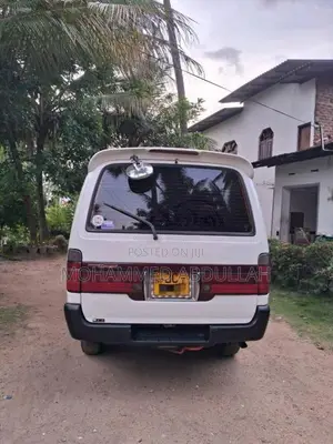 Toyota Dolphin 1999 Van (Used)