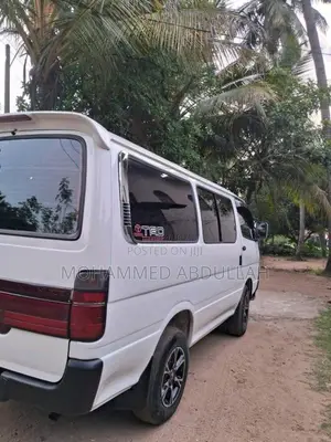Toyota Dolphin 1999 Van (Used)
