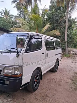 Toyota Dolphin 1999 Van (Used)