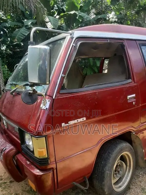 Mitsubishi L300 1984 Van (Used)