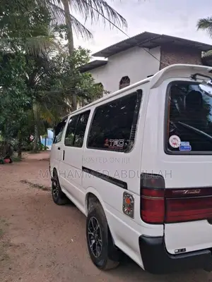 Toyota Dolphin 1999 Van (Used)