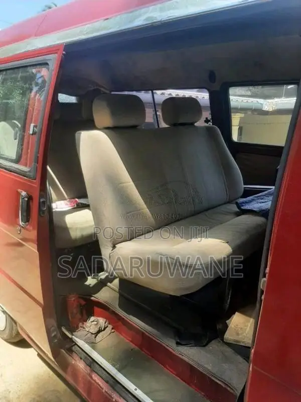 Mitsubishi L300 1984 Van (Used)