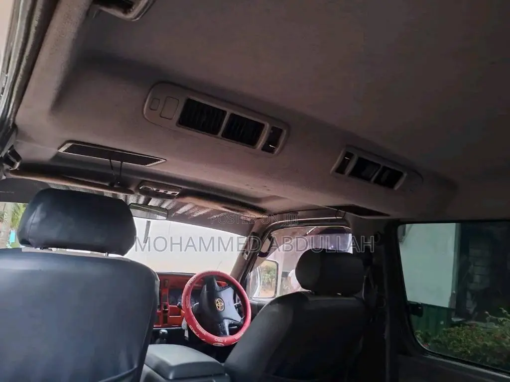 Toyota Dolphin 1999 Van (Used)