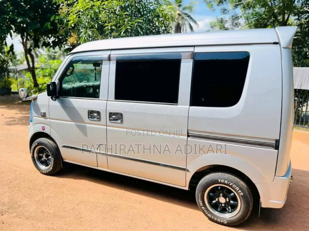 Nissan DA 64 2018 Van (Used)