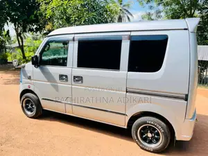 Nissan DA 64 2018 Van (Used)