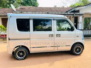 Nissan DA 64 2018 Van (Used)