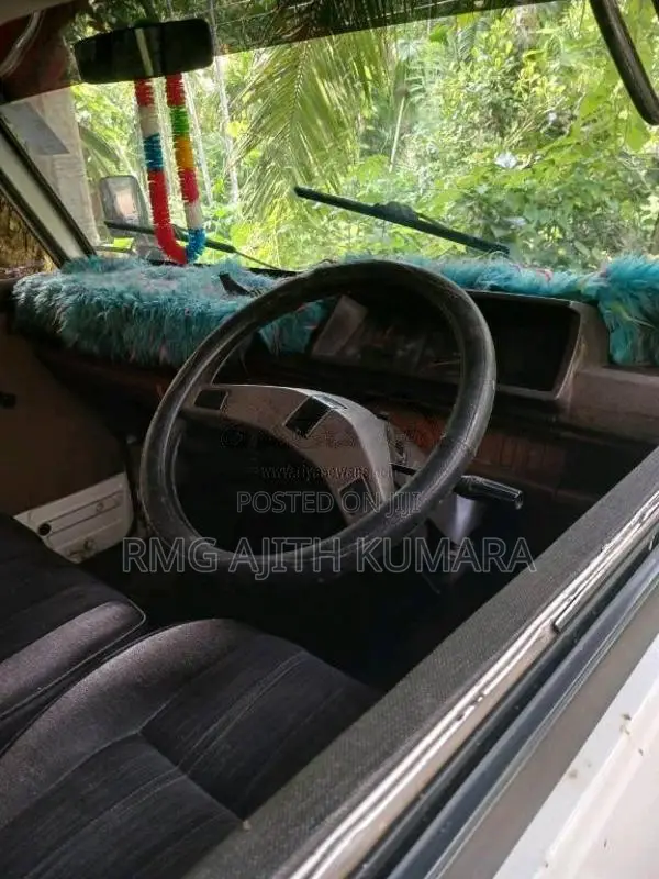 Mitsubishi Delica 1980 Van (Used)