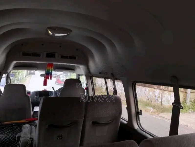 Nissan E25 2002 Van (Used)