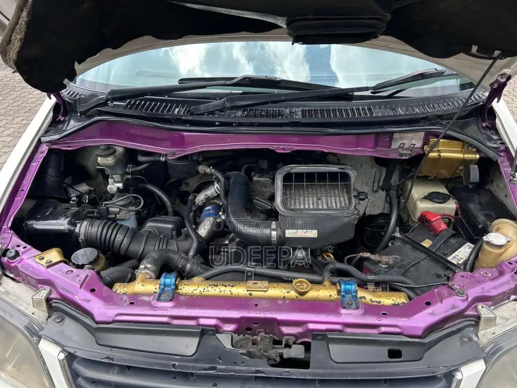 Toyota Noah 2001 Van (Used)