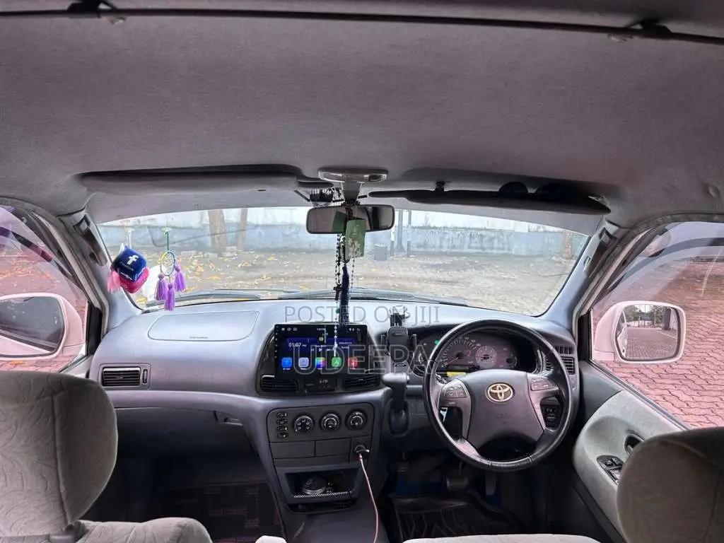 Toyota Noah 2001 Van (Used)