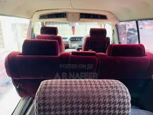 Toyota Dolphin 1990 Van (Used)