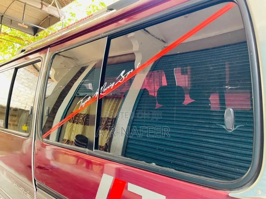 Toyota Dolphin 1990 Van (Used)