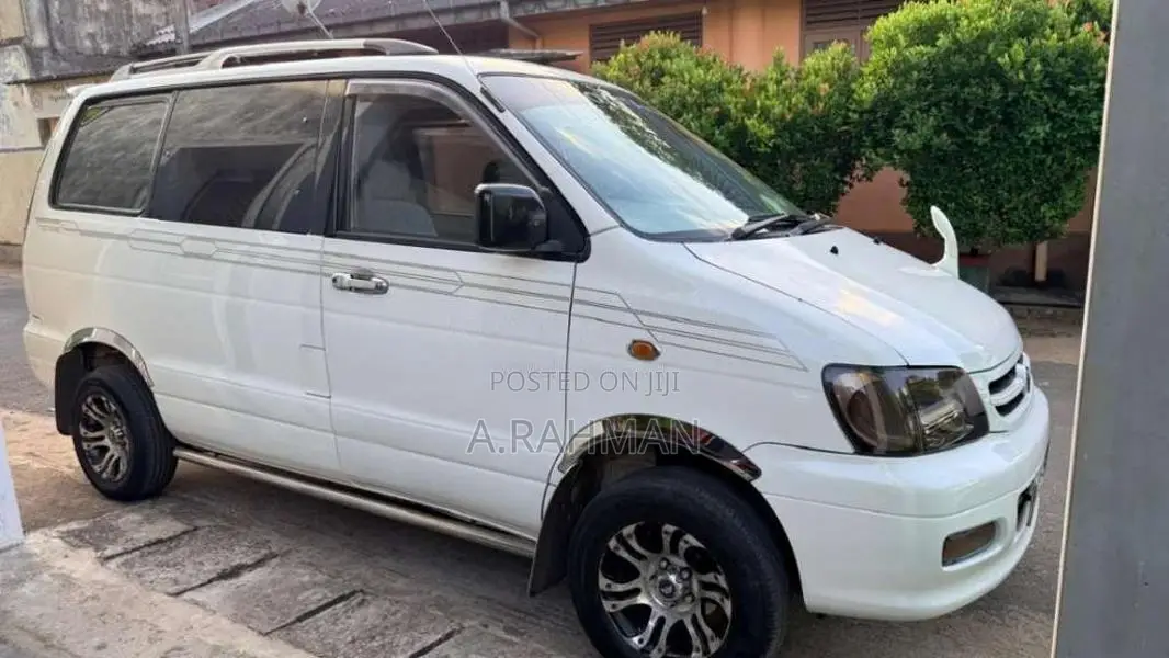 Toyota TownAce Cr 52 Noah 1999 Van (Used)