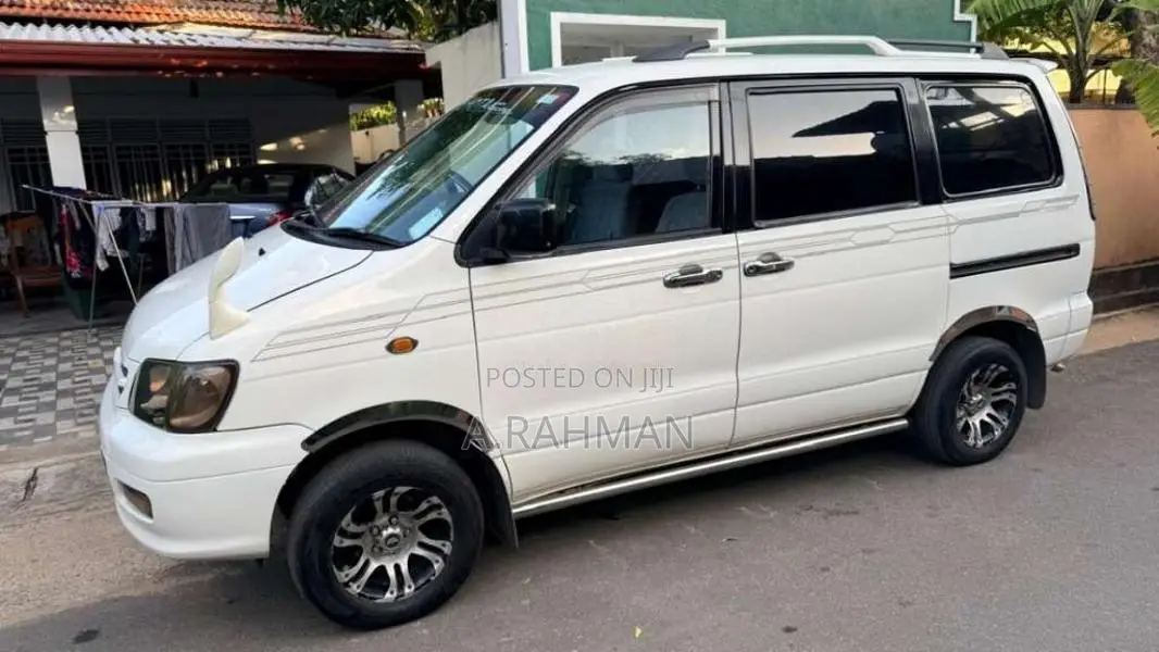 Toyota TownAce Cr 52 Noah 1999 Van (Used)