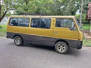 Nissan Vrg 1984 Van (Used)