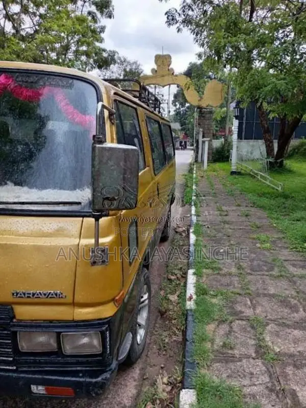 Nissan Vrg 1984 Van (Used)