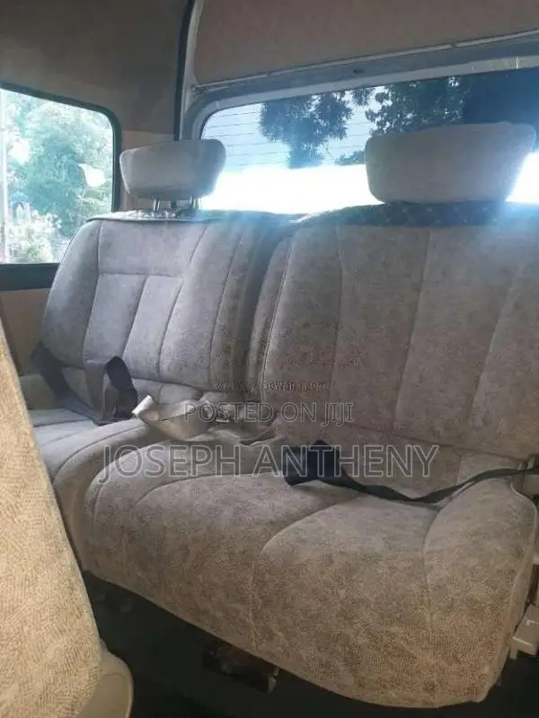 Nissan Caravan 2004 Van (Used)