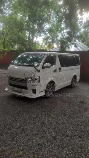 Toyota KDH 2011 Van (Used)
