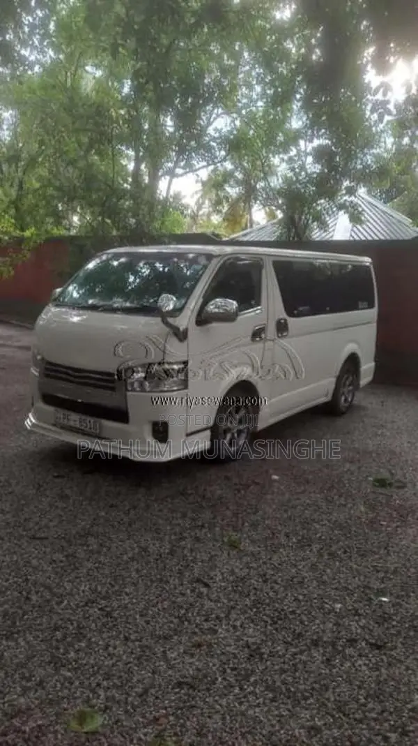 Toyota KDH 2011 Van (Used)