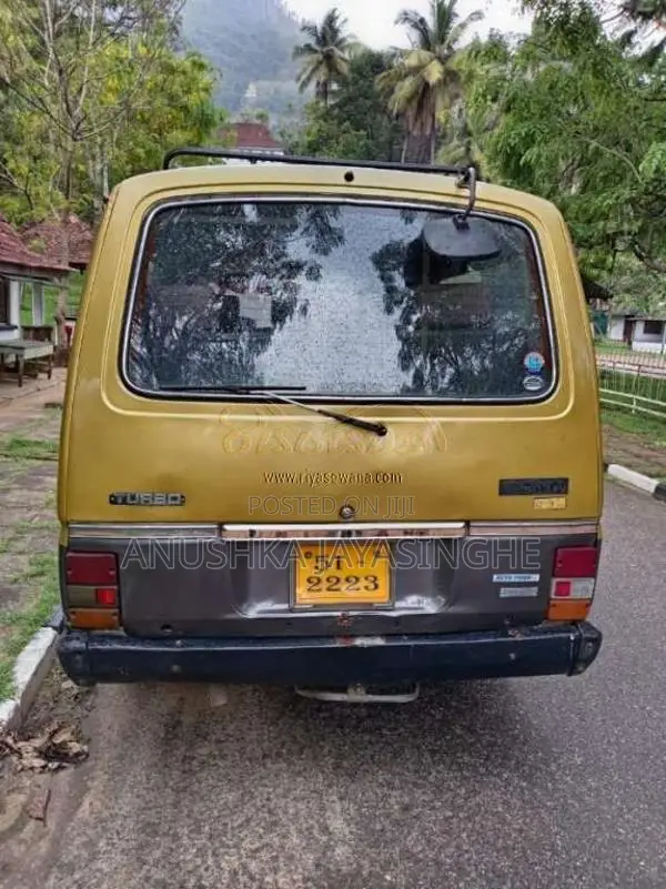 Nissan Vrg 1984 Van (Used)