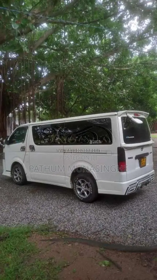 Toyota KDH 2011 Van (Used)