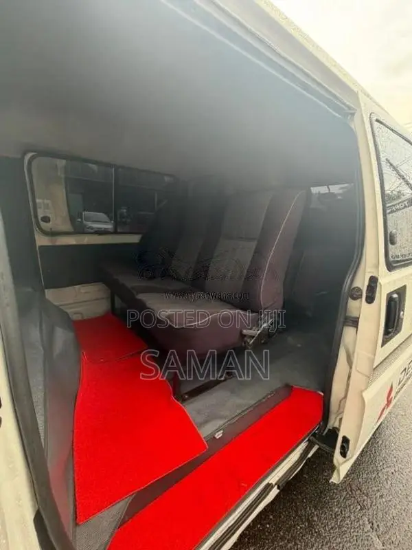 Mitsubishi PO5 1992 Van (Used)
