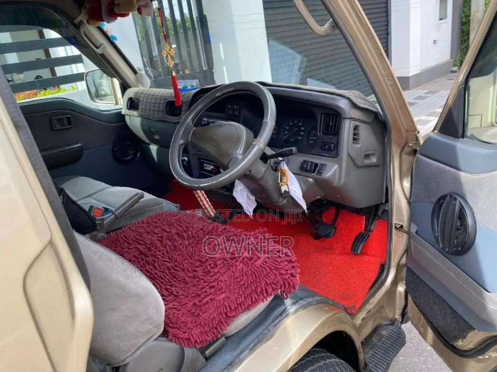 Nissan Caravan 1999 Van (Used)