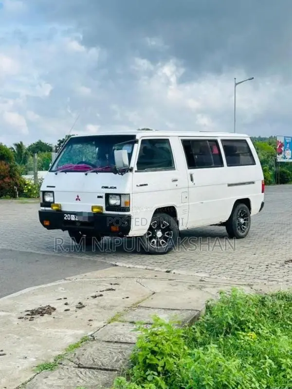 Mitsubishi Delica 1986 Van (Used)