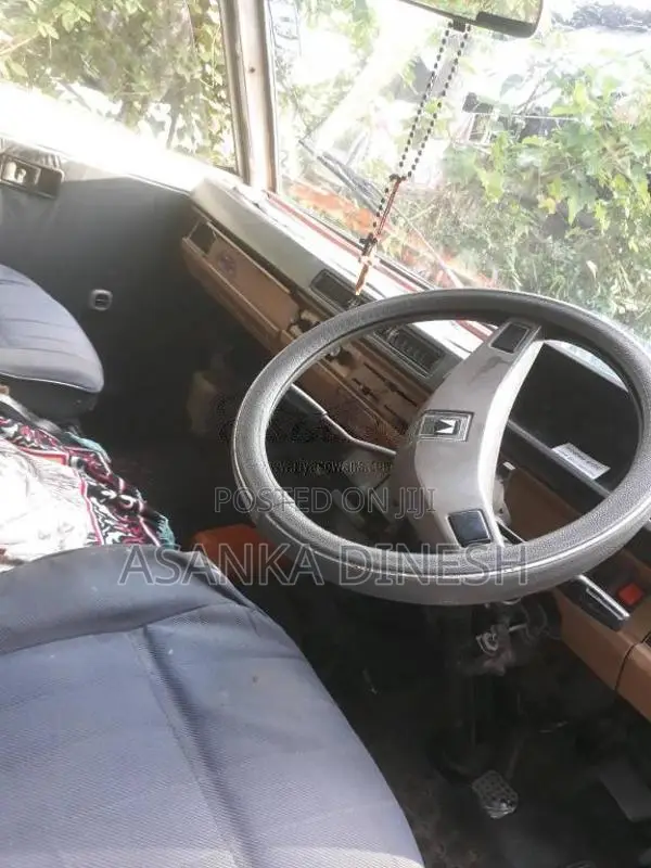 Mitsubishi Delica 1980 Van (Used)