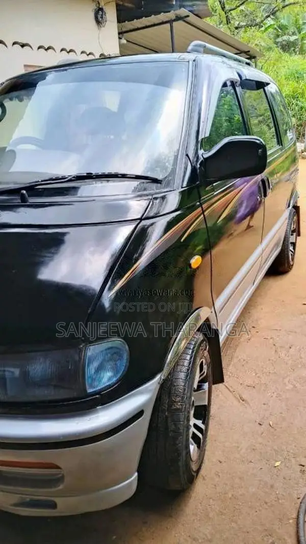 Nissan Serena 1997 Van (Used)