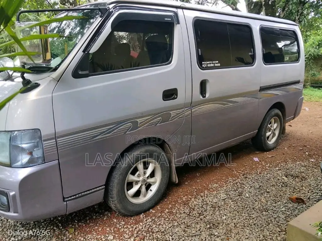 Nissan E25 2003 Van (Used)