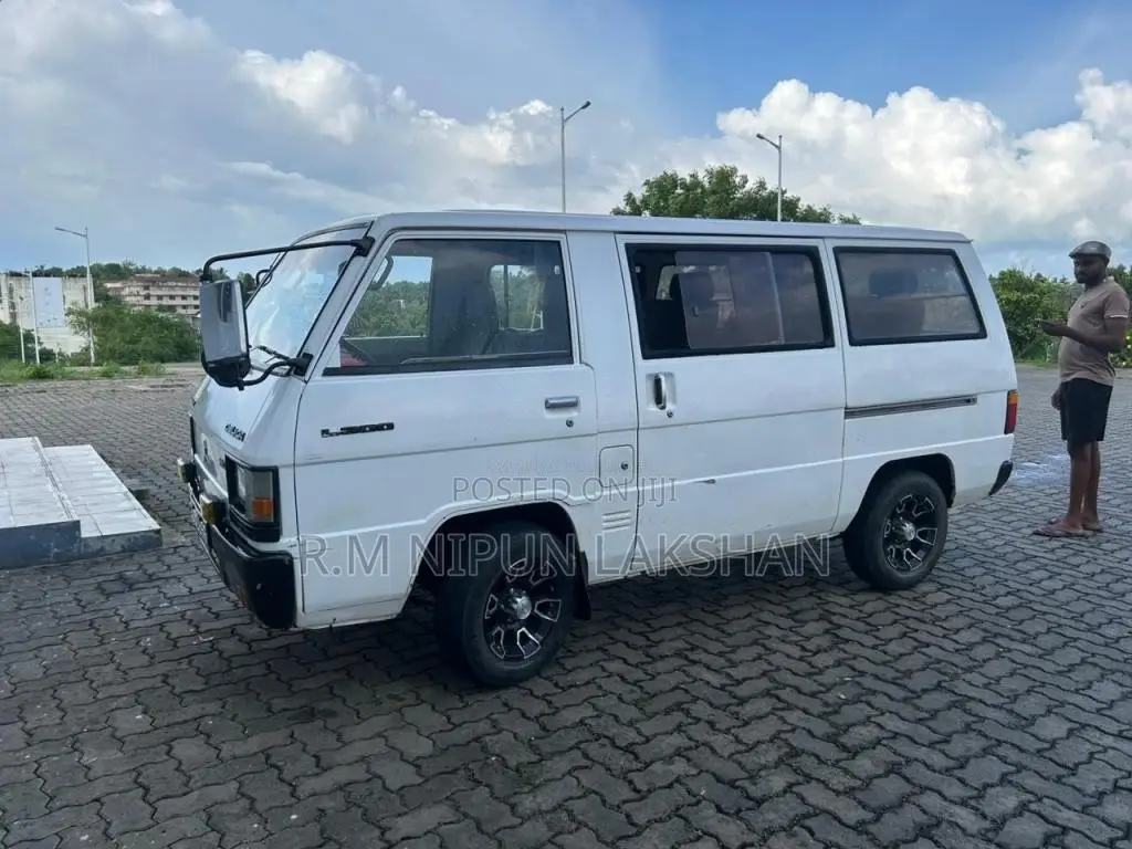 Mitsubishi Delica 1986 Van (Used)