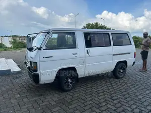 Mitsubishi Delica 1986 Van (Used)