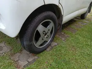 Daihatsu Hijet S200 1999 Van (Used)